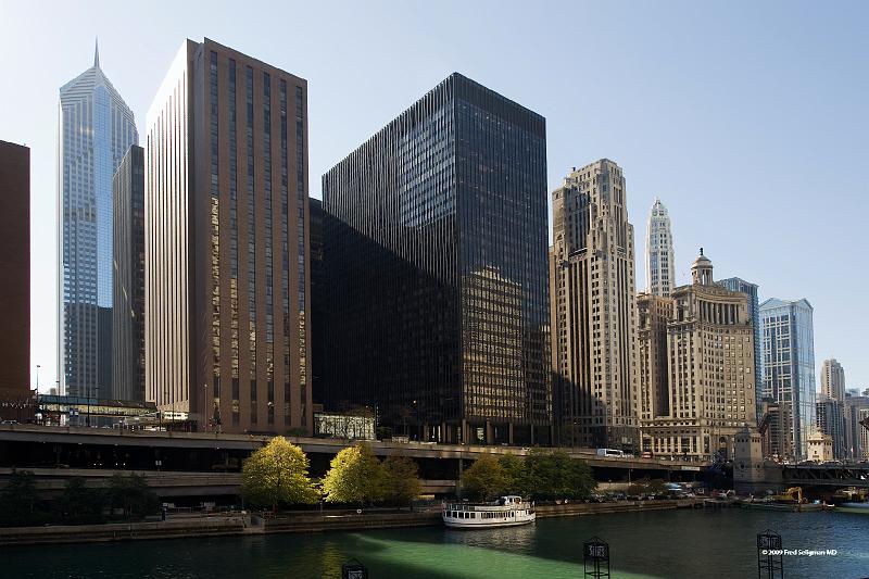 20081030_120901 D3 2x3 P1 srgb.jpg - View along the Chicago River